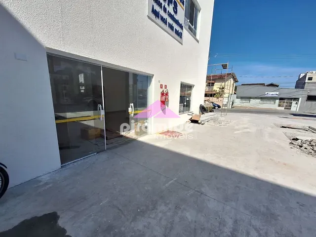 Sala com 21m², para alugar, no bairro Centro em Caraguatatuba