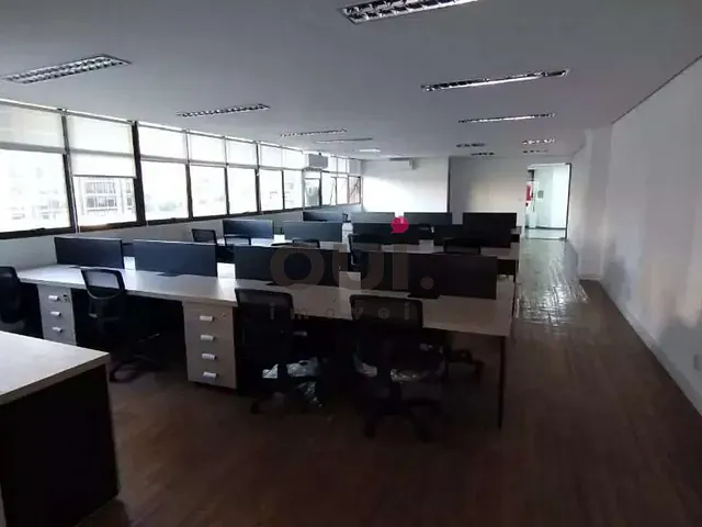 Sala à venda ou para alugar, no bairro Vila Olímpia em São Paulo