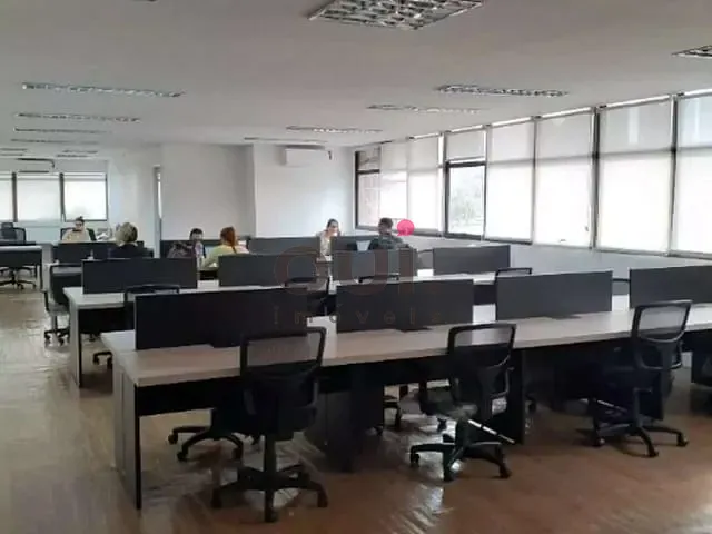 Sala à venda ou para alugar, no bairro Vila Olímpia em São Paulo