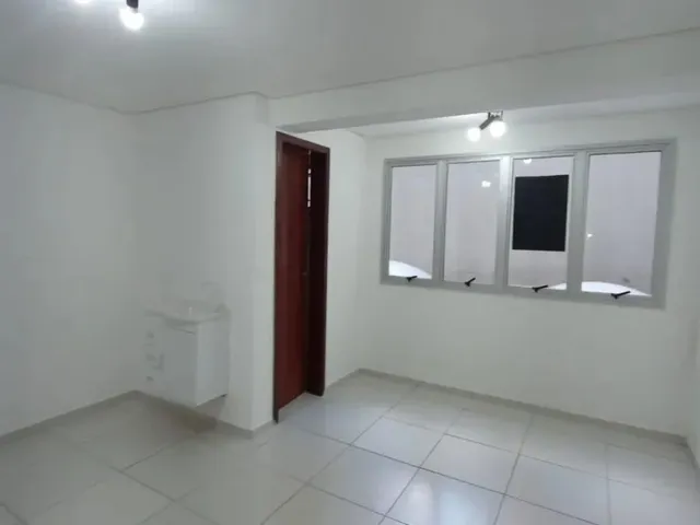 Sala para alugar, no bairro Água Verde em Curitiba