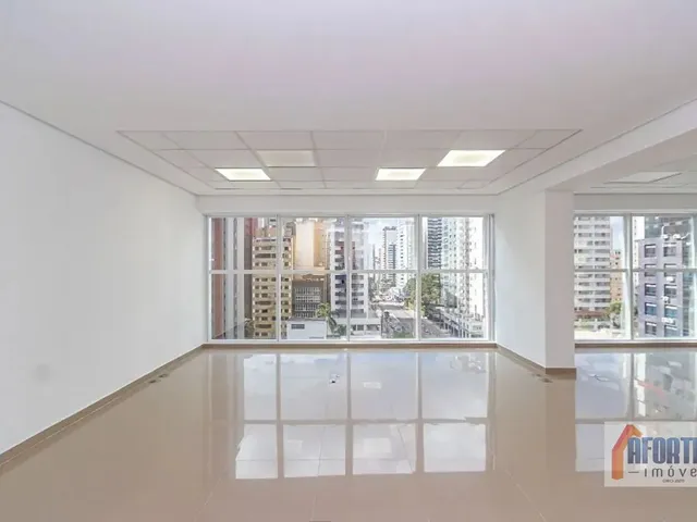 Sala para alugar, no bairro Batel em Curitiba