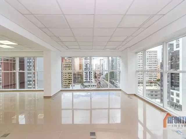 Sala para alugar, no bairro Batel em Curitiba