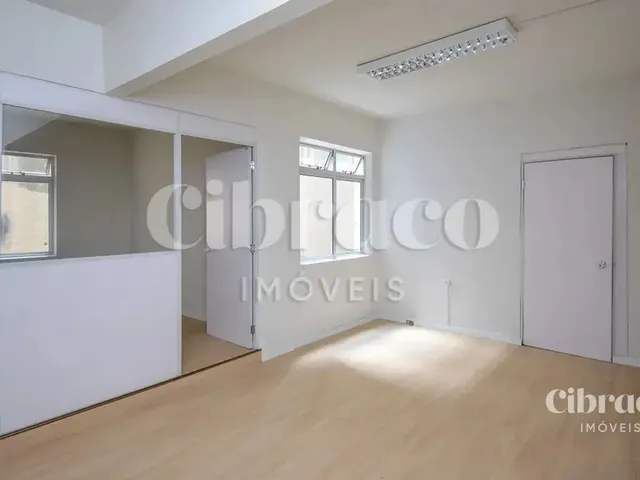 Sala à venda, no bairro Centro em Curitiba