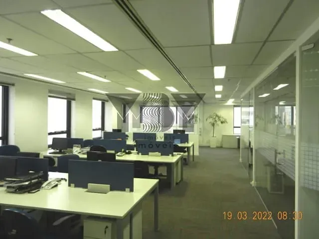 Sala à venda, no bairro Paraíso em São Paulo
