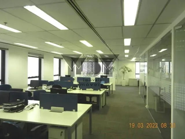Sala à venda, no bairro Paraíso em São Paulo