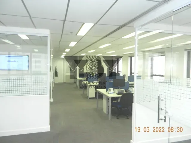 Sala à venda, no bairro Paraíso em São Paulo