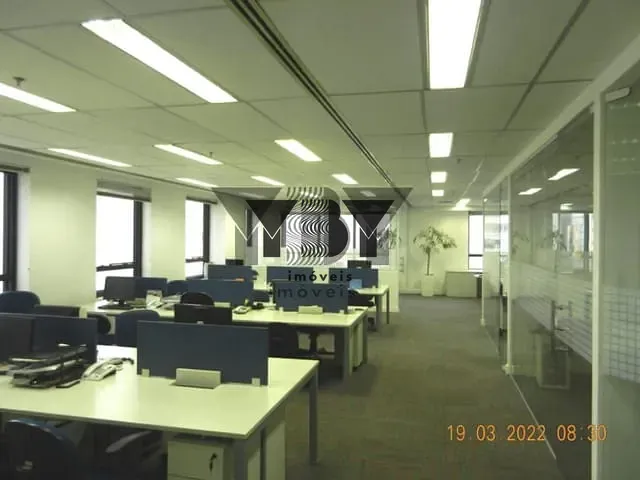 Sala à venda, no bairro Paraíso em São Paulo