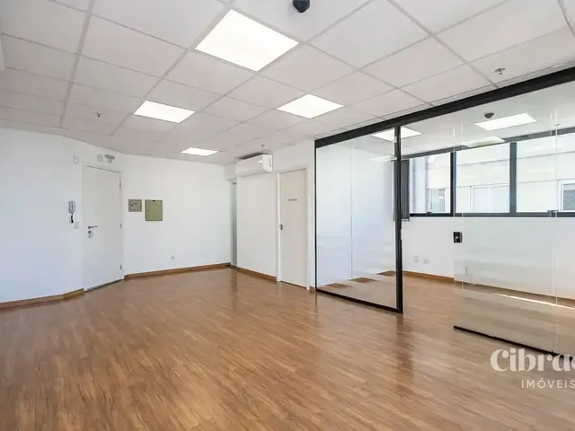 Sala para alugar, no bairro Centro em Curitiba