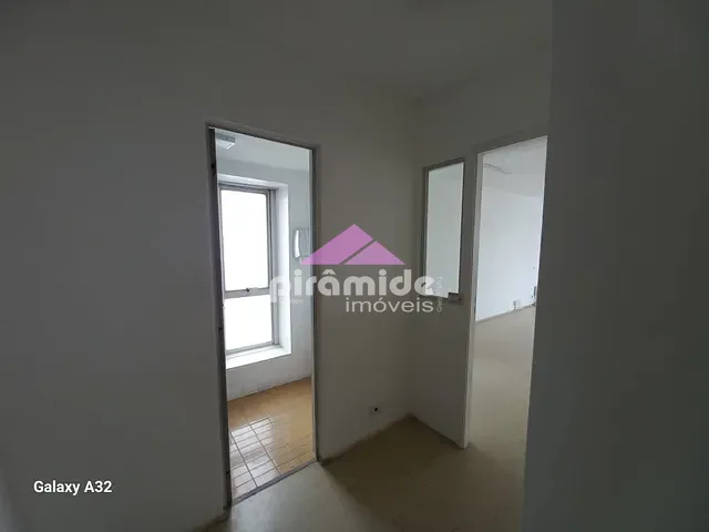 Sala à venda ou para alugar, no bairro Centro em São José dos Campos