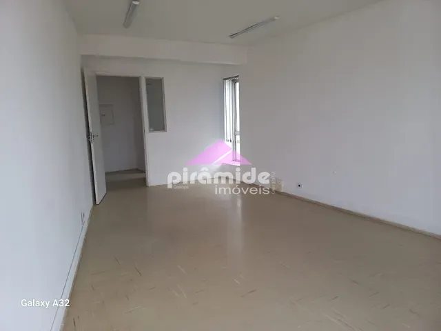 Sala à venda ou para alugar, no bairro Centro em São José dos Campos