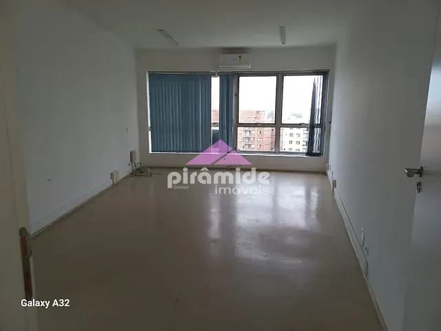 Sala à venda ou para alugar, no bairro Centro em São José dos Campos