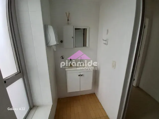 Sala à venda ou para alugar, no bairro Centro em São José dos Campos