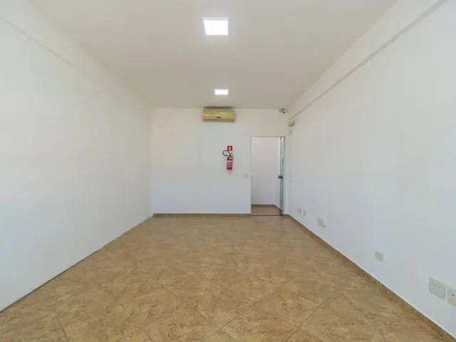 Sala à venda, no bairro Orleans em Curitiba