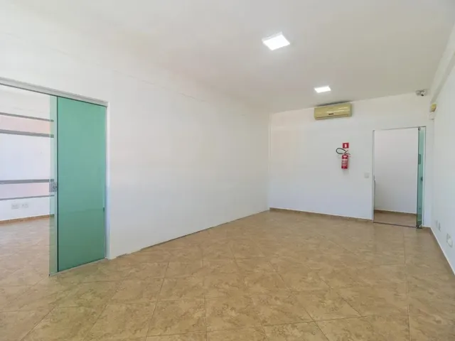 Sala à venda, no bairro Orleans em Curitiba