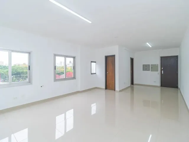 Sala para alugar, no bairro Centro Cívico em Curitiba