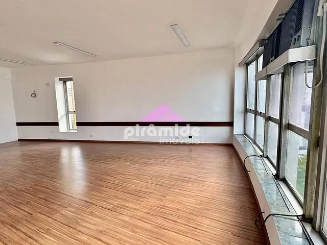 Sala à venda, no bairro Centro em São José dos Campos