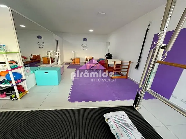 Sala à venda, no bairro Floradas de São José em São José dos Campos