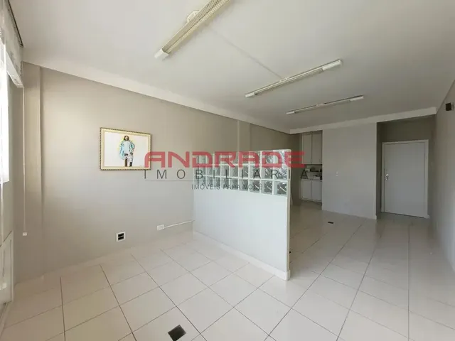 Sala à venda, no bairro Centro em Curitiba