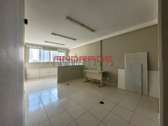 Sala à venda, no bairro Centro em Curitiba