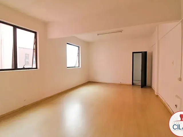 Sala à venda, no bairro Centro em Curitiba