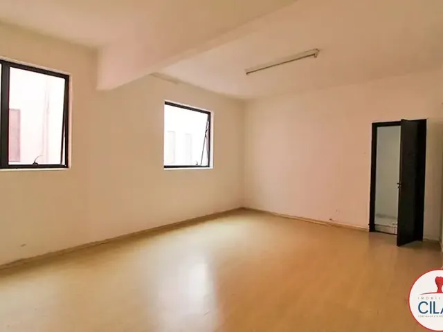 Sala à venda, no bairro Centro em Curitiba