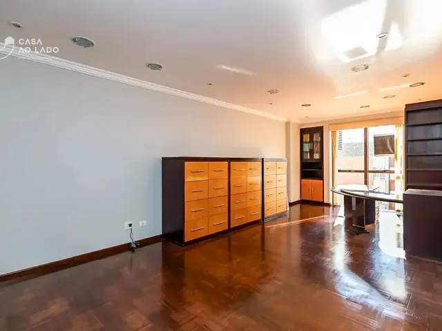Sala à venda, no bairro Centro em Curitiba