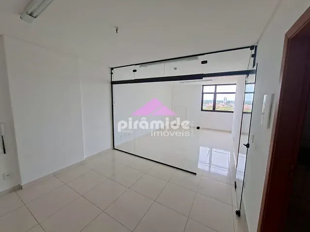 Sala à venda ou para alugar, no bairro Centro em São José dos Campos