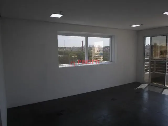 Sala à venda, no bairro Rudge Ramos em São Bernardo do Campo