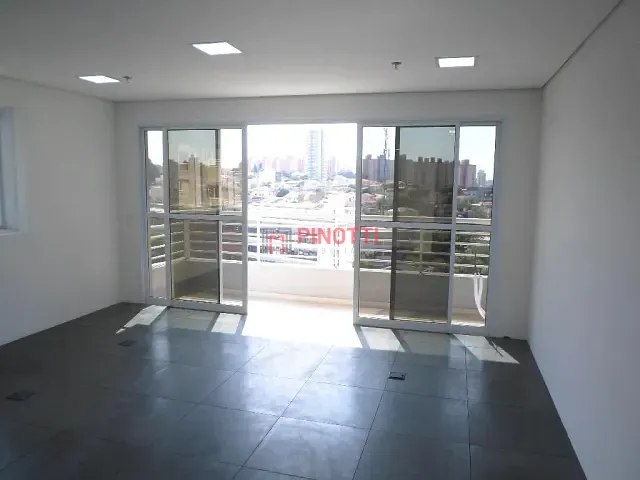 Sala à venda, no bairro Rudge Ramos em São Bernardo do Campo