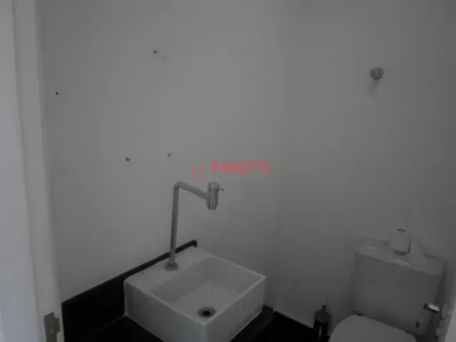 Sala à venda, no bairro Rudge Ramos em São Bernardo do Campo