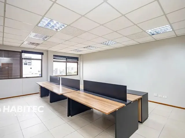 Sala para alugar, no bairro Mercês em Curitiba