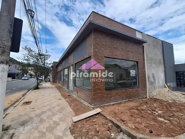 Sala para alugar, no bairro Centro em Caraguatatuba