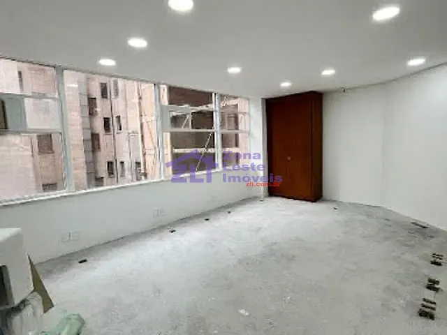 Sala com 135m², para alugar, no bairro Centro(república) em São Paulo