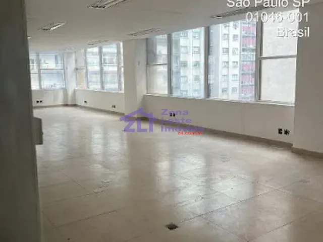 Sala com 135m², para alugar, no bairro Centro(república) em São Paulo