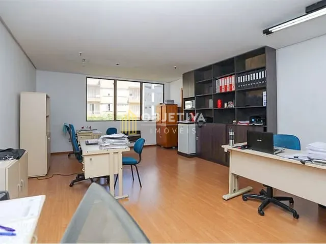 Sala à venda, no bairro Floresta em Porto Alegre