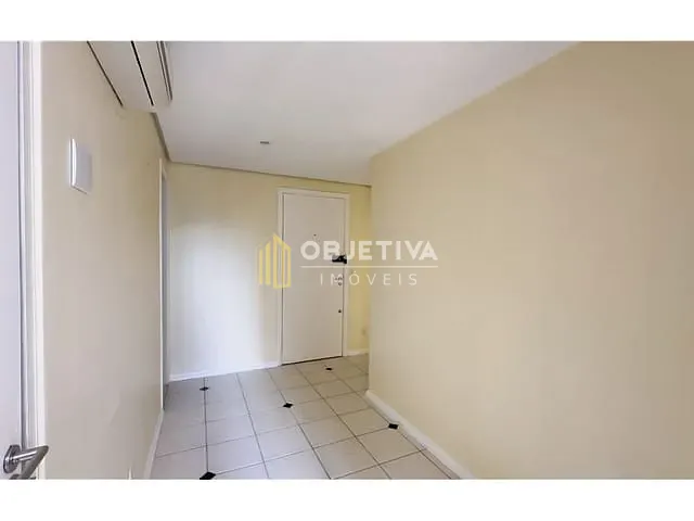 Sala à venda, no bairro Moinhos de Vento em Porto Alegre