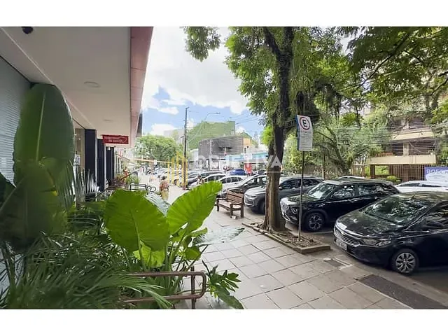 Sala à venda, no bairro Moinhos de Vento em Porto Alegre