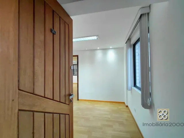 Sala para alugar, no bairro Água Verde em Curitiba