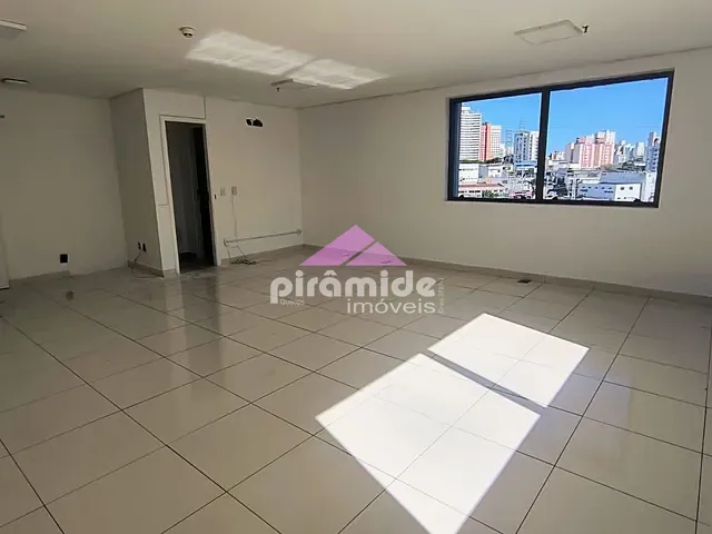 Sala à venda, no bairro Jardim Oswaldo Cruz em São José dos Campos