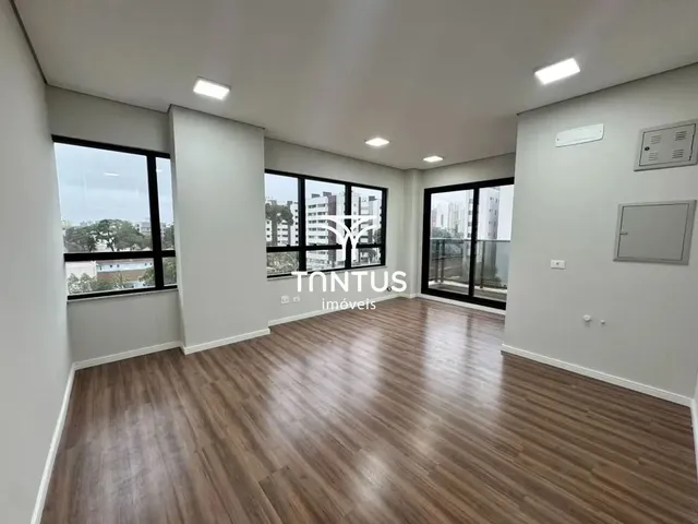 Sala para alugar, no bairro Água Verde em Curitiba