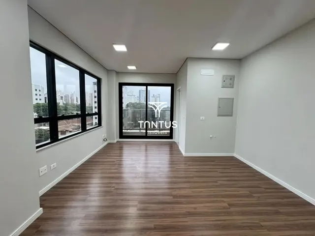 Sala para alugar, no bairro Água Verde em Curitiba