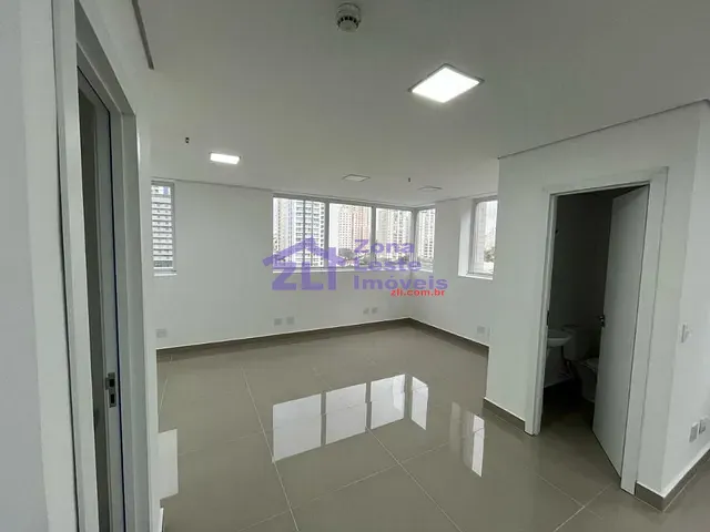 Sala com 50m², à venda, no bairro Vila Regente Feijó em São Paulo