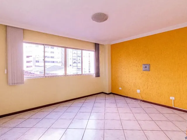 Sala à venda, no bairro Centro em Curitiba