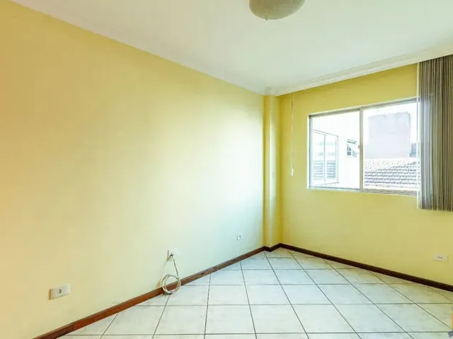 Sala à venda, no bairro Centro em Curitiba