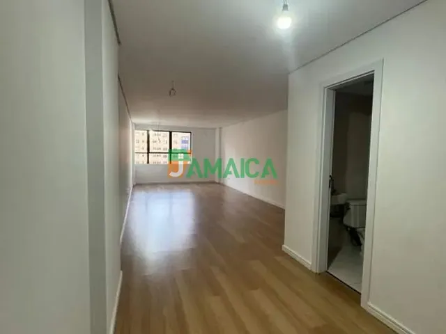 Sala com 45m², para alugar, no bairro Centro em Curitiba