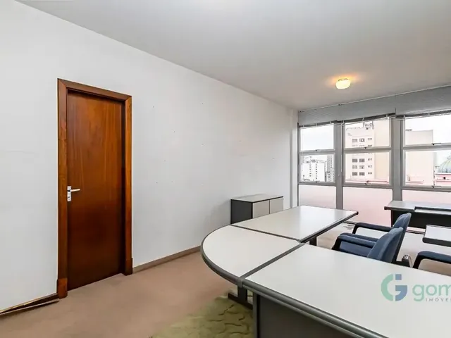 Sala à venda, no bairro Centro em Curitiba