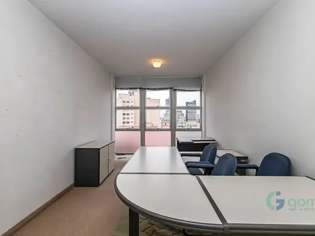 Sala à venda, no bairro Centro em Curitiba