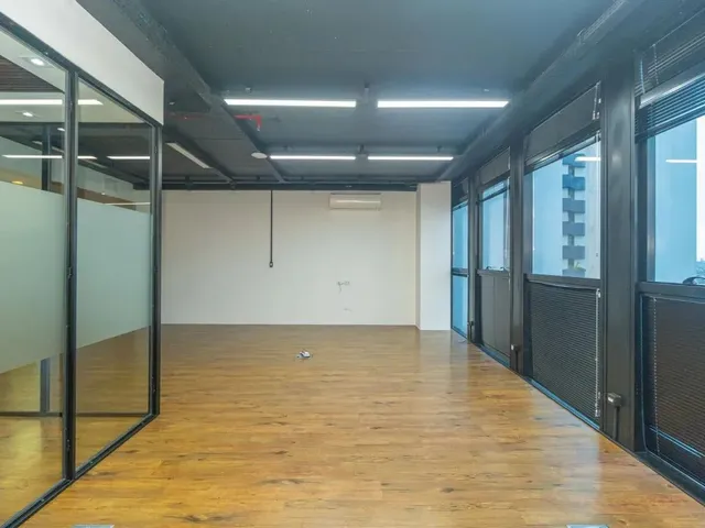 Sala para alugar, no bairro Cabral em Curitiba