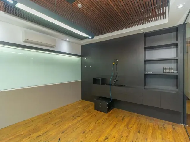 Sala para alugar, no bairro Cabral em Curitiba