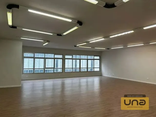 Sala à venda, no bairro Centro em Curitiba